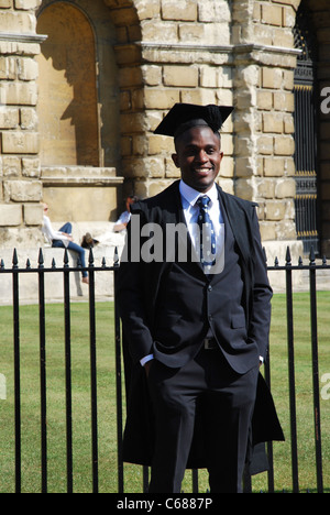 posieren vor Radcliffe Kamera Oxford Vereinigtes Königreich Stockfoto