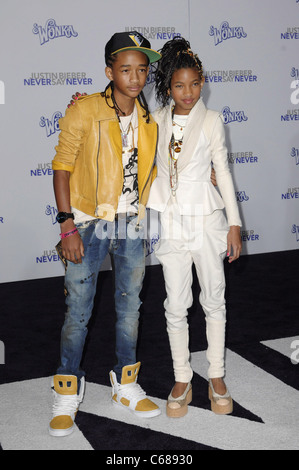 Jaden Smith, Willow Smith im Ankunftsbereich für JUSTIN BIEBER: NEVER NEVER sagen Premiere, Nokia Theatre, Los Angeles, CA 8. Februar 2011. Foto von: Elizabeth Goodenough/Everett Collection Stockfoto