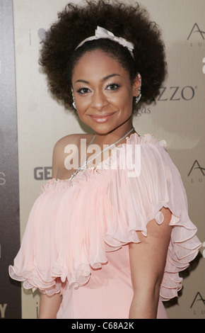 Raven-Symone im Ankunftsbereich für Simon G. Schmuck Sommer Soiree bei AZURE, The Palazzo Resort Hotel Casino, Las Vegas, NV 4. Juni 2011. Foto von: James Atoa/Everett Collection Stockfoto