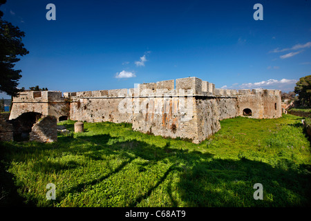 Die Niokastro (bedeutet "New Castle") der Stadt Pylos, Präfektur Messinia, Peloponnes, Griechenland. Stockfoto