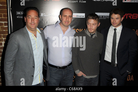 Ron Stein, Josh Sternfeld, Norman Reedus, Kellan Lutz im Ankunftsbereich für MESKADA Premiere, Cinespace LA, Los Angeles, CA 30. November 2010. Foto von: Dee Cercone/Everett Collection Stockfoto