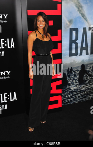 Eva La Rue im Ankunftsbereich für BATTLE: LOS ANGELES Premiere, Regency Village Theater, Los Angeles, CA 8. März 2011. Foto: Jody Stockfoto