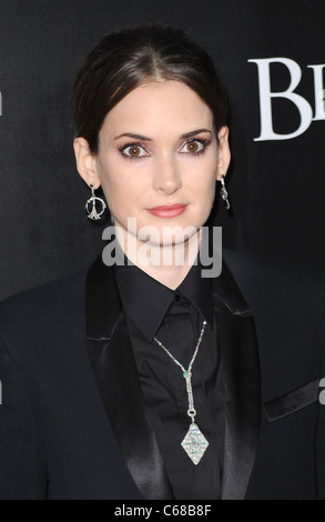 Winona Ryder im Ankunftsbereich für BLACK SWAN Premiere, The Ziegfeld Theatre, New York, NY 30. November 2010. Foto von: Kristin Callahan/Everett Collection Stockfoto