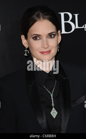 Winona Ryder im Ankunftsbereich für BLACK SWAN Premiere, The Ziegfeld Theatre, New York, NY 30. November 2010. Foto von: Kristin Callahan/Everett Collection Stockfoto