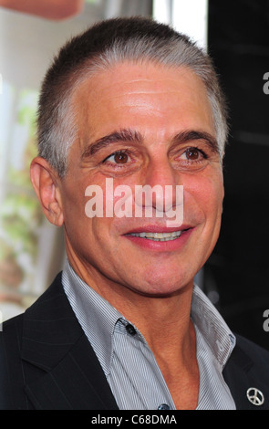 Tony Danza im Ankunftsbereich für LIFE AS WE KNOW IT Premiere, The Ziegfeld Theatre, New York, NY 30. September 2010. Foto von: Gregorio T. Binuya/Everett Collection Stockfoto