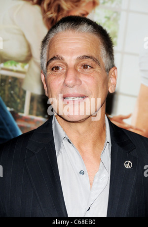 Tony Danza im Ankunftsbereich für LIFE AS WE KNOW IT Premiere, The Ziegfeld Theatre, New York, NY 30. September 2010. Foto von: Desiree Navarro/Everett Collection Stockfoto