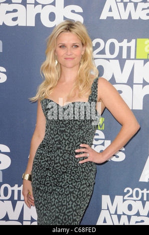 Reese Witherspoon (Kleid Zac Posen) im Ankunftsbereich für das 20. jährlichen MTV Movie Awards - Ankünfte, Gibson Amphitheater, Stockfoto