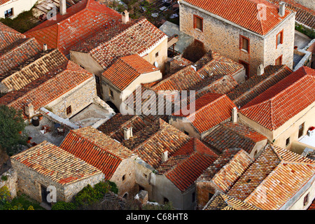 Dächer von der mittelalterlichen "Castletown" Monemvasia (oder "Malvasia"), in der Präfektur Lakonien, Peloponnes, Griechenland Stockfoto
