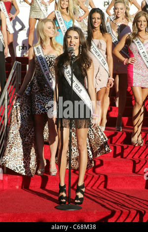 Verpassen Sie Utah USA, Jamie Lynn Crandall bei der Ankunft für die Welcome-Party für die 2011 MISS USA Festzug Teilnehmer, Planet Hollywood Resort &amp; Casino, Las Vegas, NV 6. Juni 2011. Foto von: James Atoa/Everett Collection Stockfoto