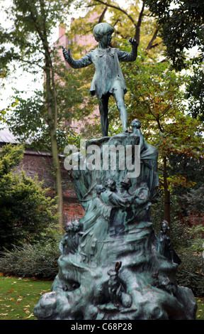 Peter Pan Statue im Egmont Park, Brüssel Stockfoto