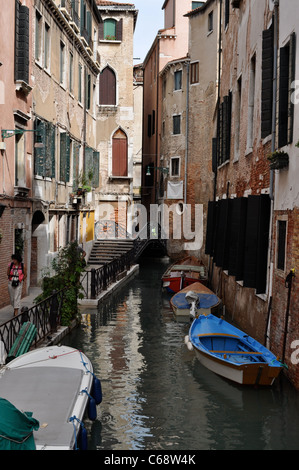 Einen privaten Kanal in Venedig. Stockfoto