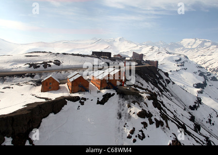 Luftaufnahme des Valle Nevado, das größte Skigebiet in der südlichen Hemisphäre. Los Andes, Valparaiso, Chile, Südamerika Stockfoto