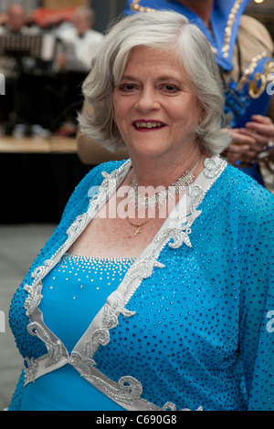 Drücken Sie Start für die "Schneewittchen und die sieben Zwerge" Pantomine Darsteller Craig Revel Horwood und Ann Widdecombe. Stockfoto