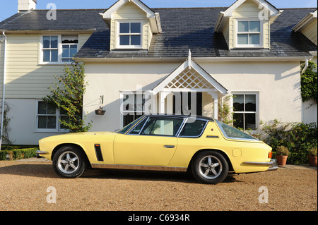 1974 Jensen Interceptor 3 2 türige britischen Sportwagen in gelb Stockfoto