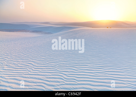 Sonnenuntergang am White Sands National Monument Stockfoto