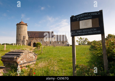 Die Kirche des Hl. Andreas in wenig Schnarchen, Norfolk, England, Großbritannien, Vereinigtes Königreich Stockfoto