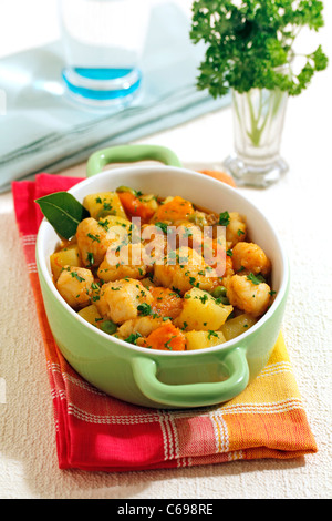 Seeteufel mit Gemüse. Rezept zur Verfügung. Stockfoto