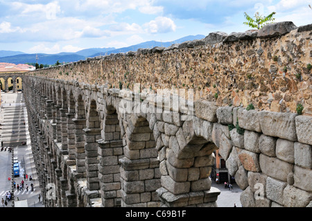 Perspektivische Ansicht des antiken römischen Aquädukt in Segovia, Spanien Stockfoto