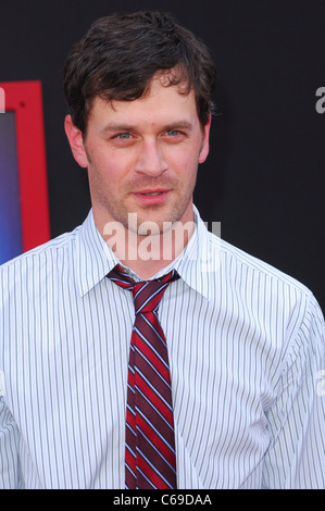 Tom Everett Scott im Ankunftsbereich für MARS braucht Mütter Premiere, El Capitan Theatre, Los Angeles, CA 6. März 2011. Foto von: Elizabeth Goodenough/Everett Collection Stockfoto