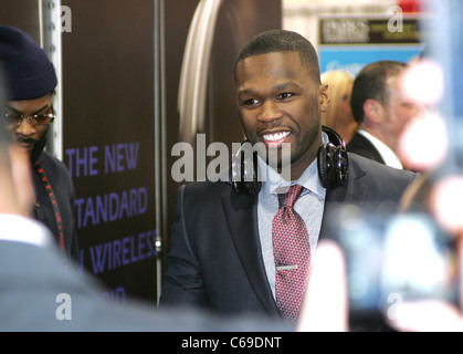 50 Cent auf schlanke Audio stand bei einem öffentlichen Auftritt für Consumer Electronics Show CES 2011 - do, Las Vegas Convention Center, Stockfoto