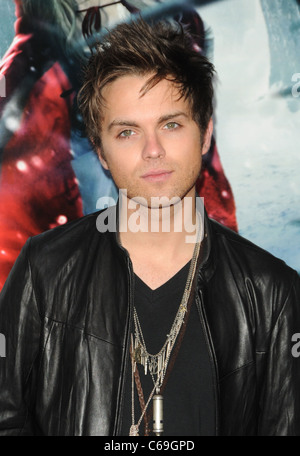 Thomas Dekker im Ankunftsbereich für rot RIDING HOOD Premiere Graumans Chinese Theatre, Los Angeles, CA 7. März 2011. Foto von: Dee Stockfoto