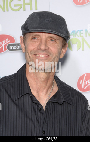 Michael Biehn im Ankunftsbereich für TAKE ME HOME TONIGHT Premiere, LA Live Regal Kinos Premiere, Los Angeles, CA 2. März 2011. Foto von: Michael Germana/Everett Collection Stockfoto