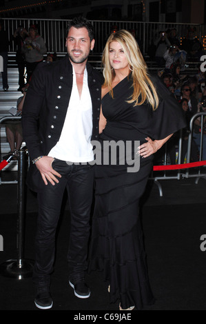 Kirstie Alley, Maksim Chmerkovskiy im Ankunftsbereich für Fluch der Karibik: Fremde Gezeiten Premiere am, Disneyland, Anaheim, CA 7. Mai 2011. Foto von: Elizabeth Goodenough/Everett Collection Stockfoto