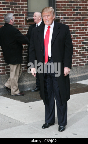 Donald Trump bei Talkshow-auftritt für das späte erscheinen mit David Letterman - Mi, Ed Sullivan Theater, New York, NY 2. März 2011. Foto von: Rob Kim/Everett Collection Stockfoto