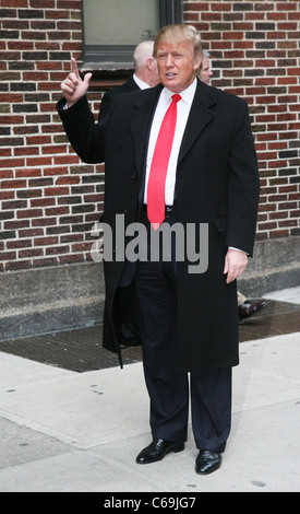 Donald Trump bei Talkshow-auftritt für das späte erscheinen mit David Letterman - Mi, Ed Sullivan Theater, New York, NY 2. März 2011. Foto von: Rob Kim/Everett Collection Stockfoto