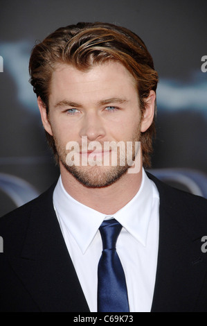 Chris Hemsworth im Ankunftsbereich für THOR Premiere, El Capitan Theatre, Los Angeles, CA 2. Mai 2011. Foto von: Michael Germana/Everett Collection Stockfoto