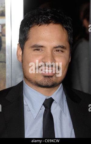 Michael Pena im Ankunftsbereich für THE LINCOLN LAWYER Premiere, Arclight Hollywood, Los Angeles, CA 10. März 2011. Foto von: Michael Stockfoto