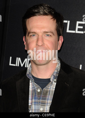 Ed Helms im Ankunftsbereich für grenzenlose Premiere, Arclight Hollywood, Los Angeles, CA 3. März 2011. Foto von: Dee Cercone/Everett Collection Stockfoto