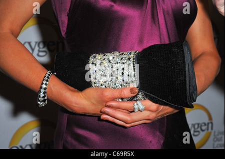 Paris Hilton Tasche Detail bei einem öffentlichen Auftritt für Sauerstoff Netzwerk Upfront Präsentation, Gotham Hall, New York, NY 4. April 2011. Foto von: Gregorio T. Binuya/Everett Collection Stockfoto