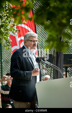 Håkan Juholt, Chef der schwedischen Sozialdemokraten Partei hält seine Sommer-Rede im Stockholmer Vorort von Västertorp Stockfoto