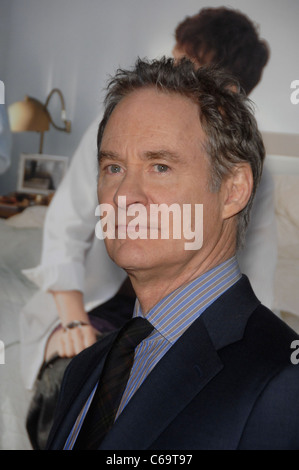 Kevin Kline im Ankunftsbereich für NO STRINGS ATTACHED Premiere, Regency Village Theater in Westwood, Los Angeles, CA 11. Januar 2011. Foto von: Michael Germana/Everett Collection Stockfoto