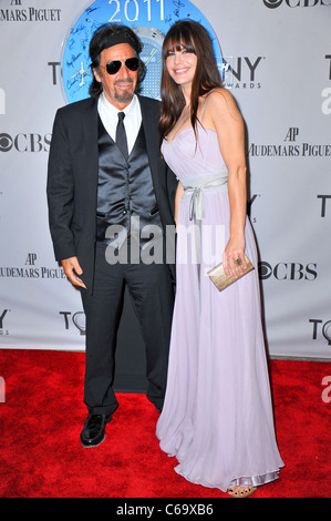 Al Pacino, Lucila Sola im Ankunftsbereich für American Theatre Wing 65. Annual Antoinette Perry Tony Awards - Ankünfte PT 2, Beacon Stockfoto