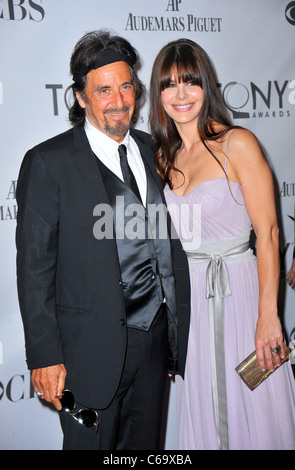 Al Pacino, Lucila Sola im Ankunftsbereich für American Theatre Wing 65. Annual Antoinette Perry Tony Awards - Ankünfte PT 2, Beacon Stockfoto