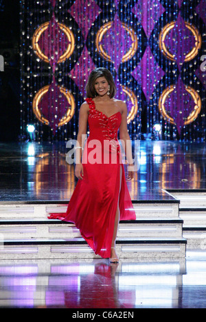 Verpassen Sie Kalifornien, Arianna Afsar auf der Bühne für Miss America Präliminarien - drei Nacht, Planet Hollywood Resort and Casino, Las Vegas, NV 13. Januar 2011. Foto von: James Atoa/Everett Collection Stockfoto