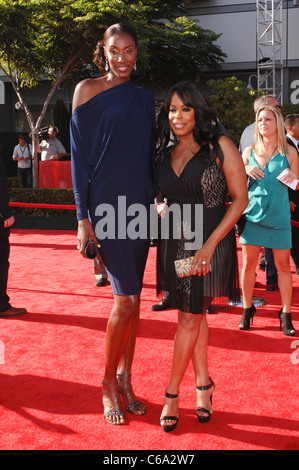 Lisa Leslie, Niecy Nash im Ankunftsbereich für 2011 ESPY Awards - Ankünfte, Nokia Theatre L.A. Live, Los Angeles, CA 13. Juli 2011. Foto von: Elizabeth Goodenough/Everett Collection Stockfoto