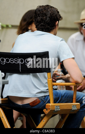 Penn Badgley, geht auf die "Gossip Girl" Film-set in der Upper East Side unterwegs für Promi-Schnappschüsse - Mi, New York, NY 13. Juli 2011. Foto von: Ray Tamarra/Everett Collection Stockfoto