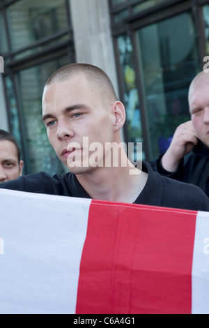 Palästinenser demonstrieren in central London-Mitglieder von der EDL, sammeln English Defence League. Stockfoto