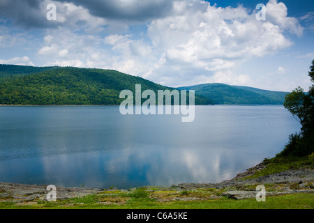 Pepacton Reservoir aka Downsville Dam liefert 25 % des Trinkwassers für NYC, Delaware County, Catskill Mountains, New York State Stockfoto