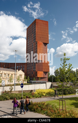 Fernsehturm, Leeds UK aus absichtlich rostigem Stahl gefertigt Stockfoto