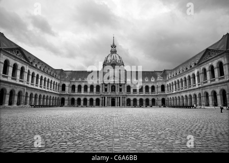 Paris - Ecole Militaire und Kuppel des ungültigen Kirche Stockfoto