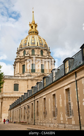 Paris - Les Invalides Kirche von Osten Stockfoto