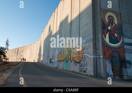 Christlichen Icone gemalt auf den israelischen Sicherheitszaun. Bethlehem. Palästinensische Autonomiebehörde Stockfoto