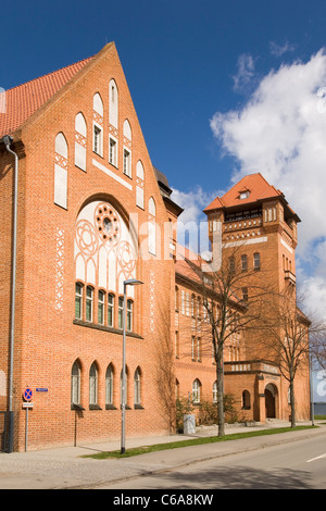 Das Hansa-Gymnasium in Stralsund, Deutschland. Ein Gymnasium ist eine Form der Schule in Deutschland. Stockfoto