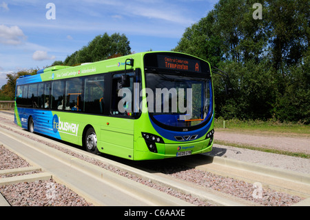 Ein Bus auf der Cambridge geleitet, Schienenverteiler Fen Drayton Seen RSPB Natur Reserve, Cambridgeshire, England, UK Stockfoto