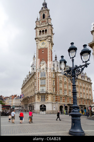 Der Belfried und Place du Theatre in der Stadt Lille, Nord-Pas-de-Calais, Frankreich Stockfoto