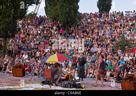 Karaoke-live-Performance am Mauerpark Prenzlauer Berg, Berlin Stockfoto